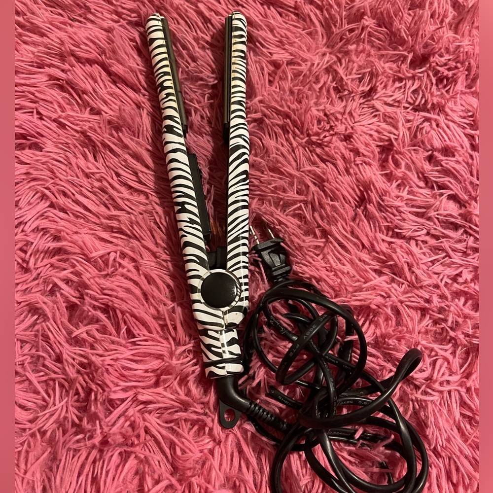 zebra print hair straightener🪮
